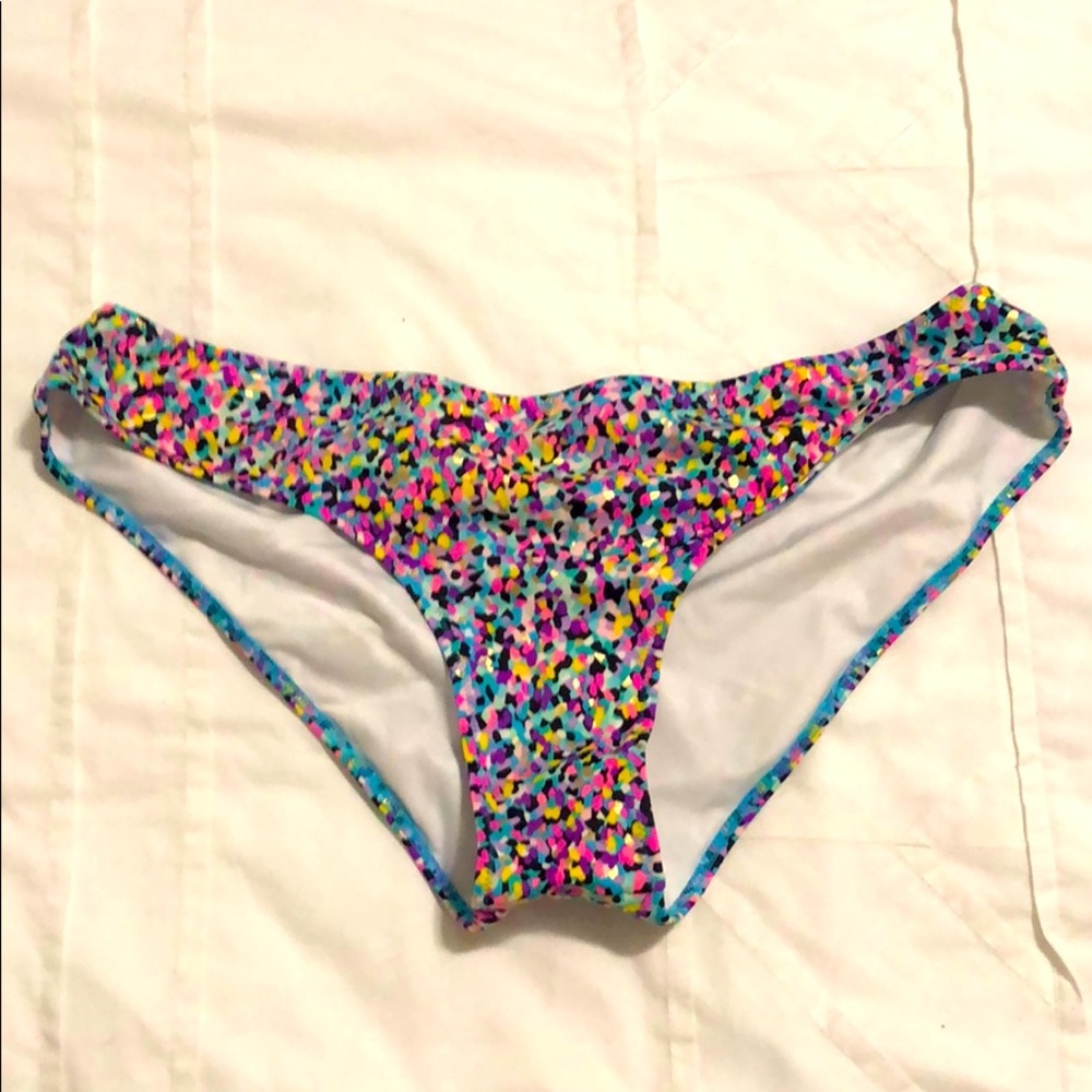 Victoria’s Secret swimsuit bottoms cheeky Large